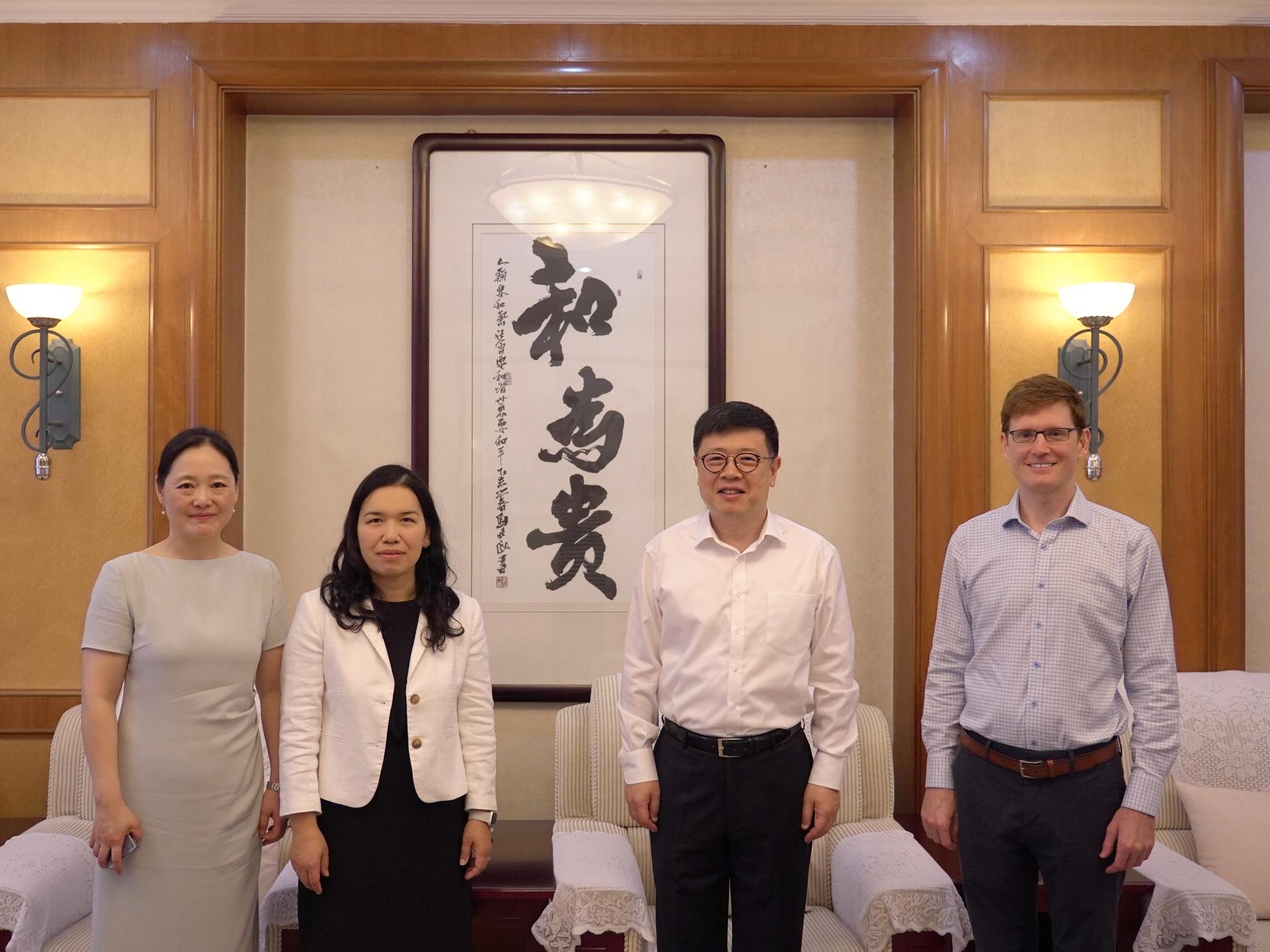 CPIFA Vice President Zou Xiaoli Meets with American International Relations Scholar Jessica Chen Weiss